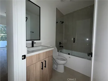 $3,839 | 5044 Laurel Canyon Boulevard, Valley Village, CA 91607