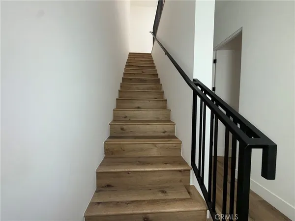 $3,839 | 5044 Laurel Canyon Boulevard, Valley Village, CA 91607