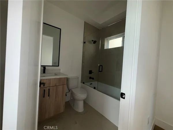 $3,839 | 5044 Laurel Canyon Boulevard, Valley Village, CA 91607