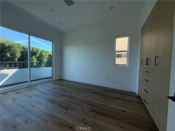 $3,839 | 5044 Laurel Canyon Boulevard, Valley Village, CA 91607