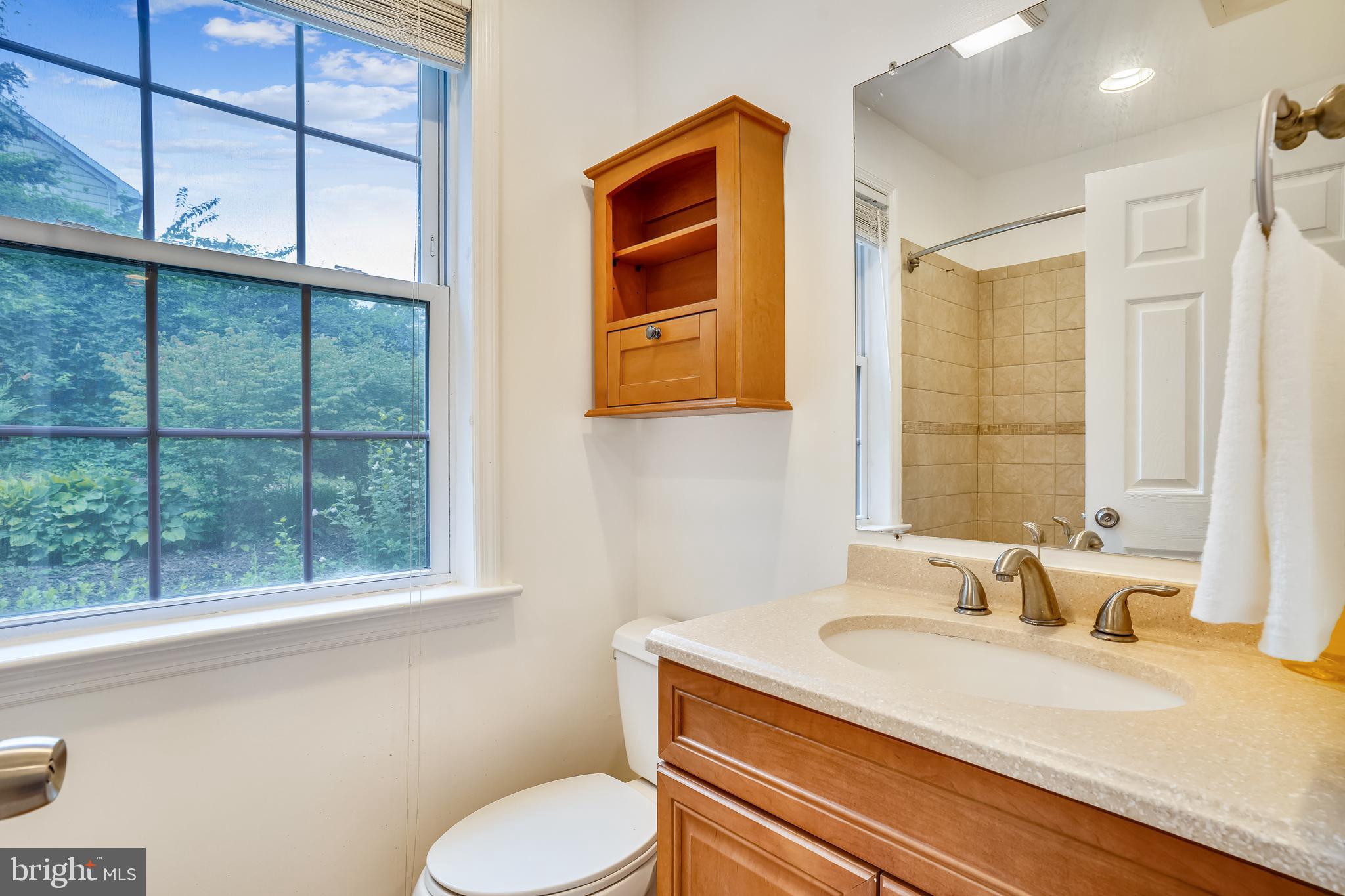 10016 Braddock Road Fairfax, VA 22032 - Photo 11 of 31 Main Floor FULL bath