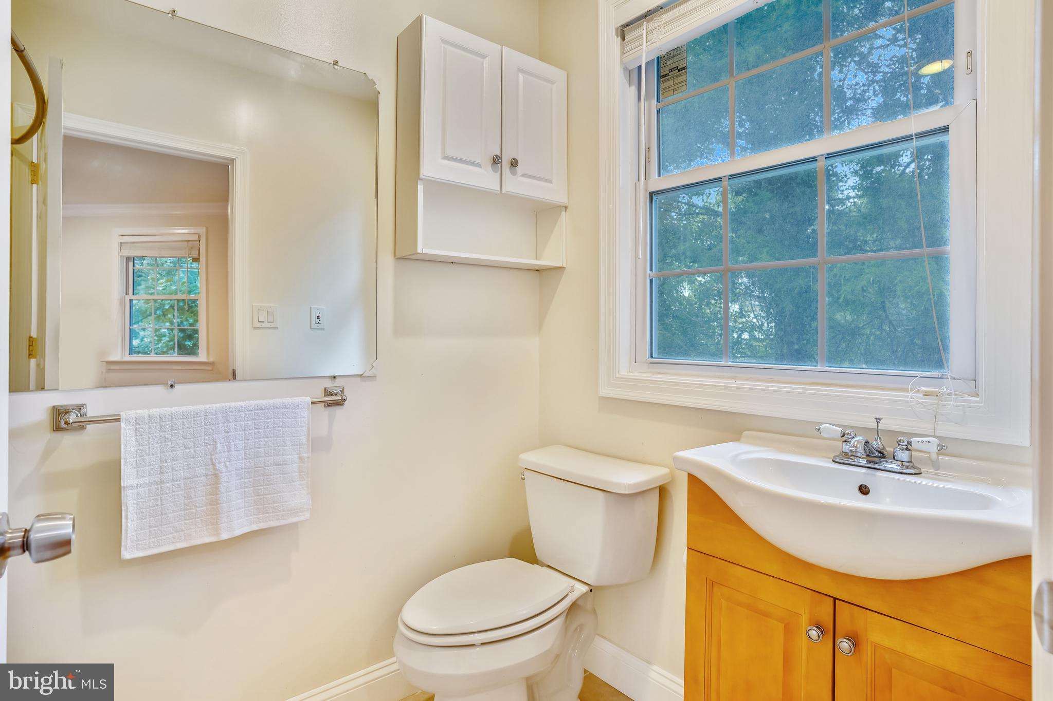 10016 Braddock Road Fairfax, VA 22032 - Photo 13 of 31 Upper Level full bath