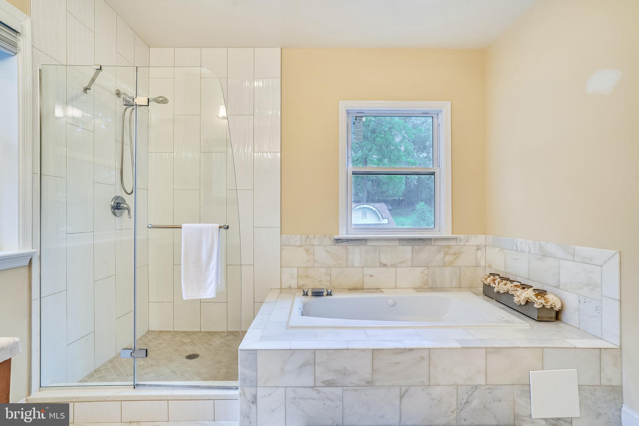 10016 Braddock Road Fairfax, VA 22032 - Photo 14 of 31 Upper level full bath