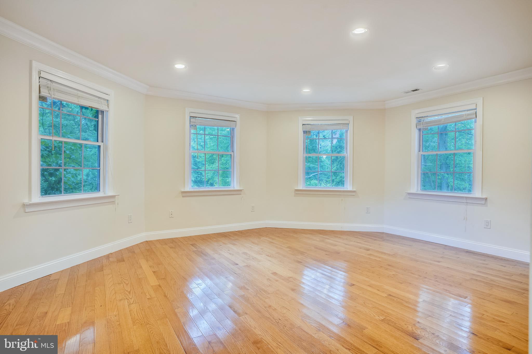 10016 Braddock Road Fairfax, VA 22032 - Photo 15 of 31 Upper level bedroom 2