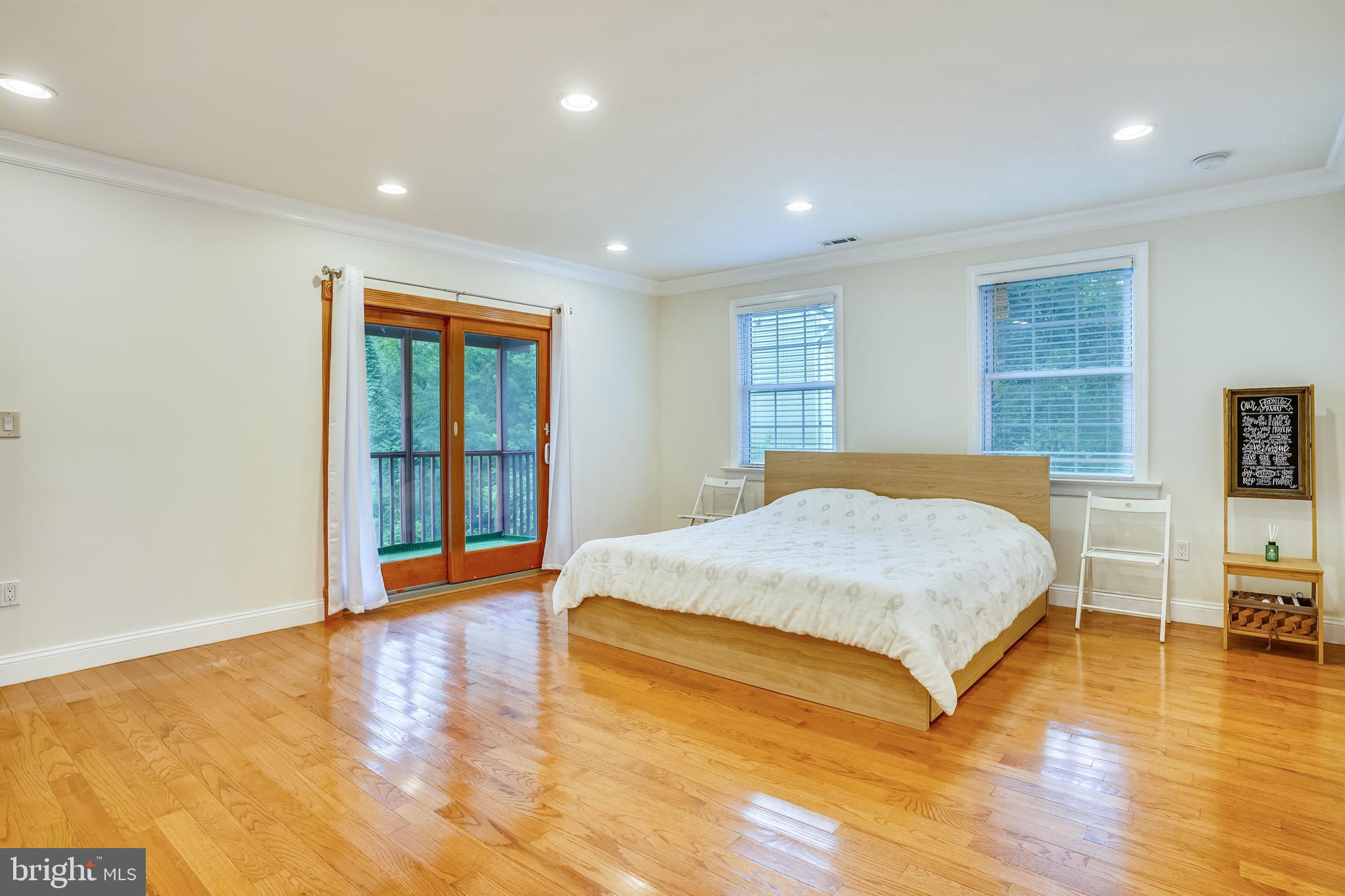 10016 Braddock Road Fairfax, VA 22032 - Photo 16 of 31 Upper level bedroom 3