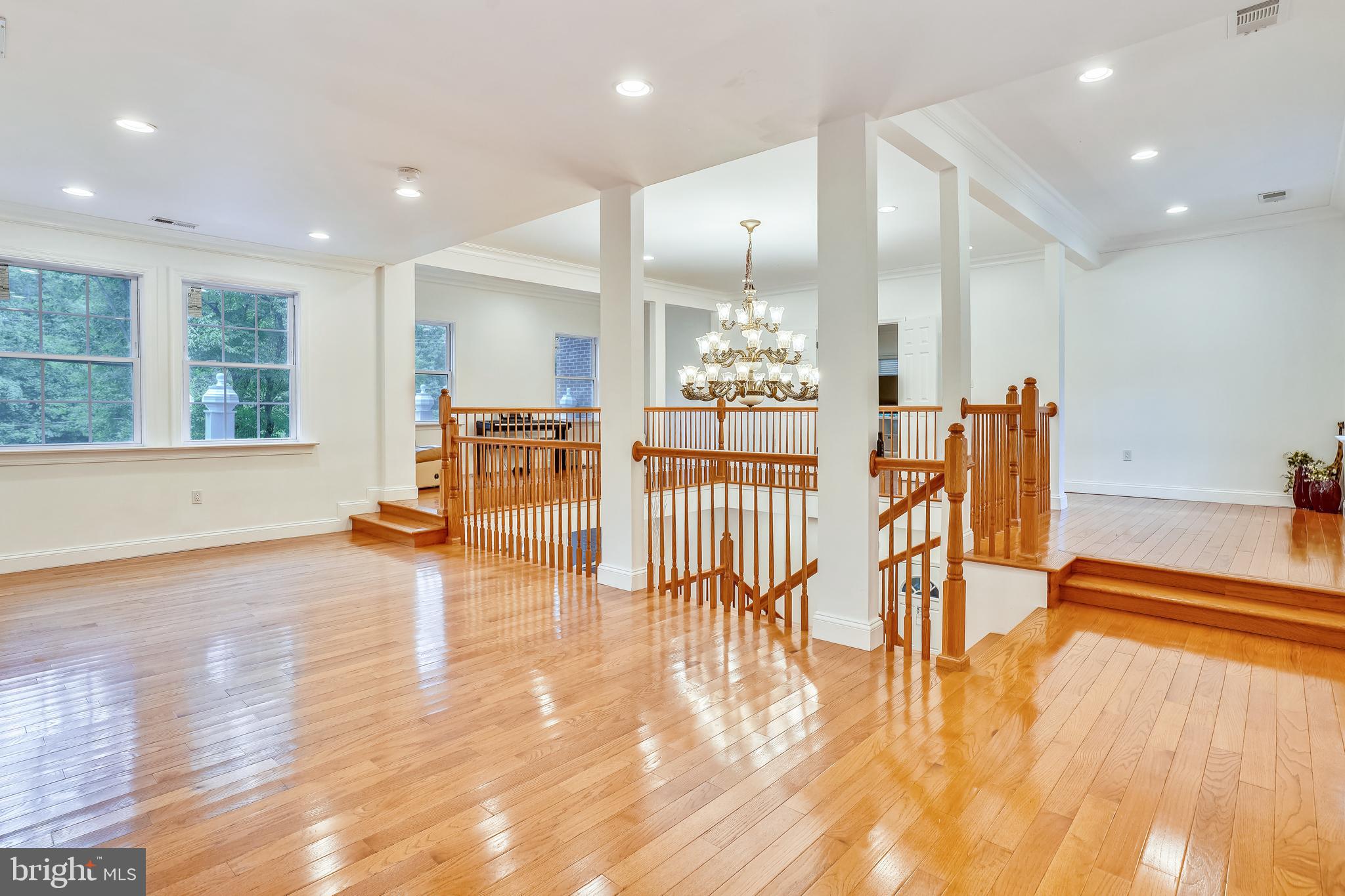 10016 Braddock Road Fairfax, VA 22032 - Photo 20 of 31 Upper level landing/loft