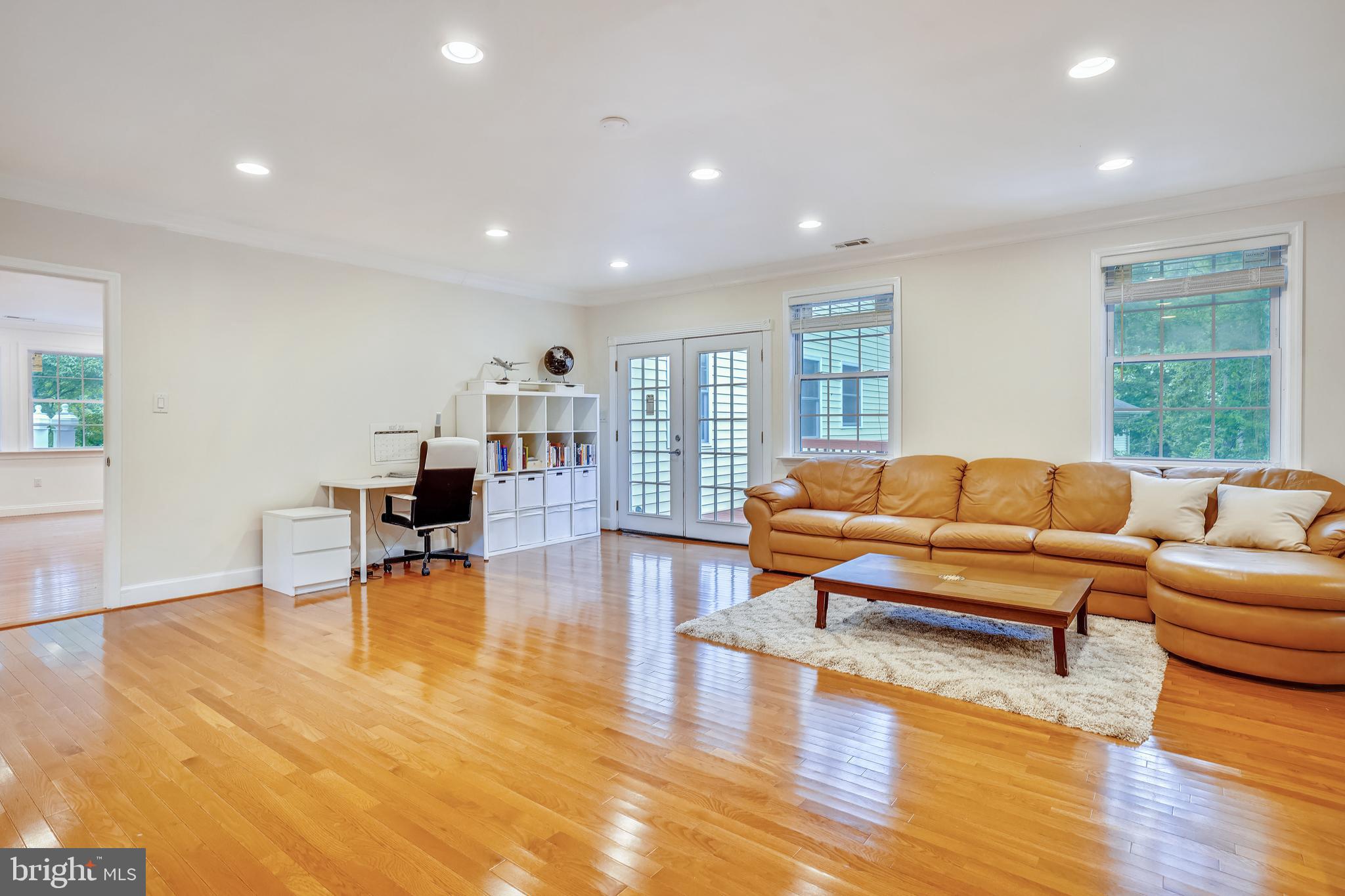 10016 Braddock Road Fairfax, VA 22032 - Photo 23 of 31 HUGE upper level Master Bedroom