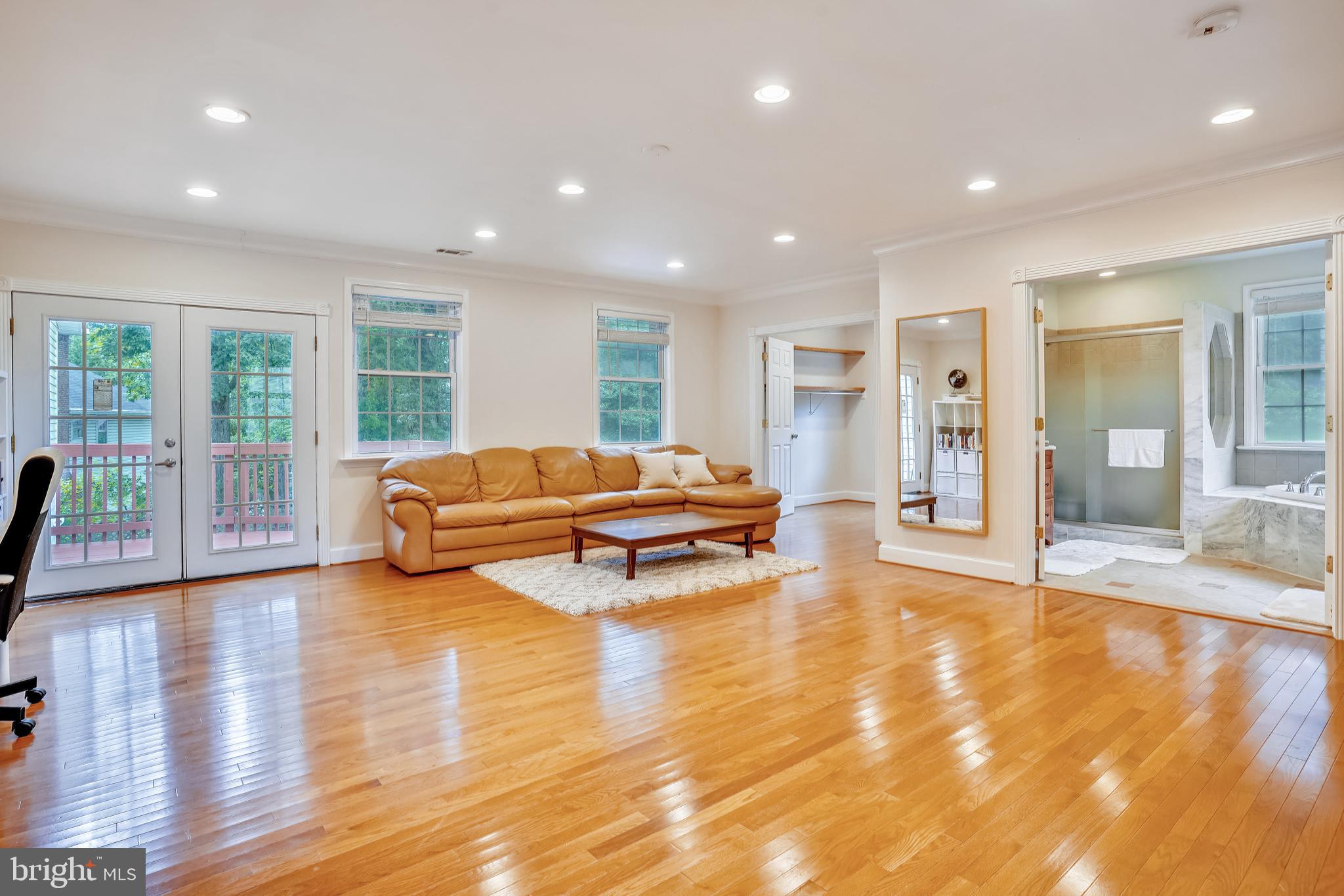 10016 Braddock Road Fairfax, VA 22032 - Photo 24 of 31 HUGE upper level Master Bedroom