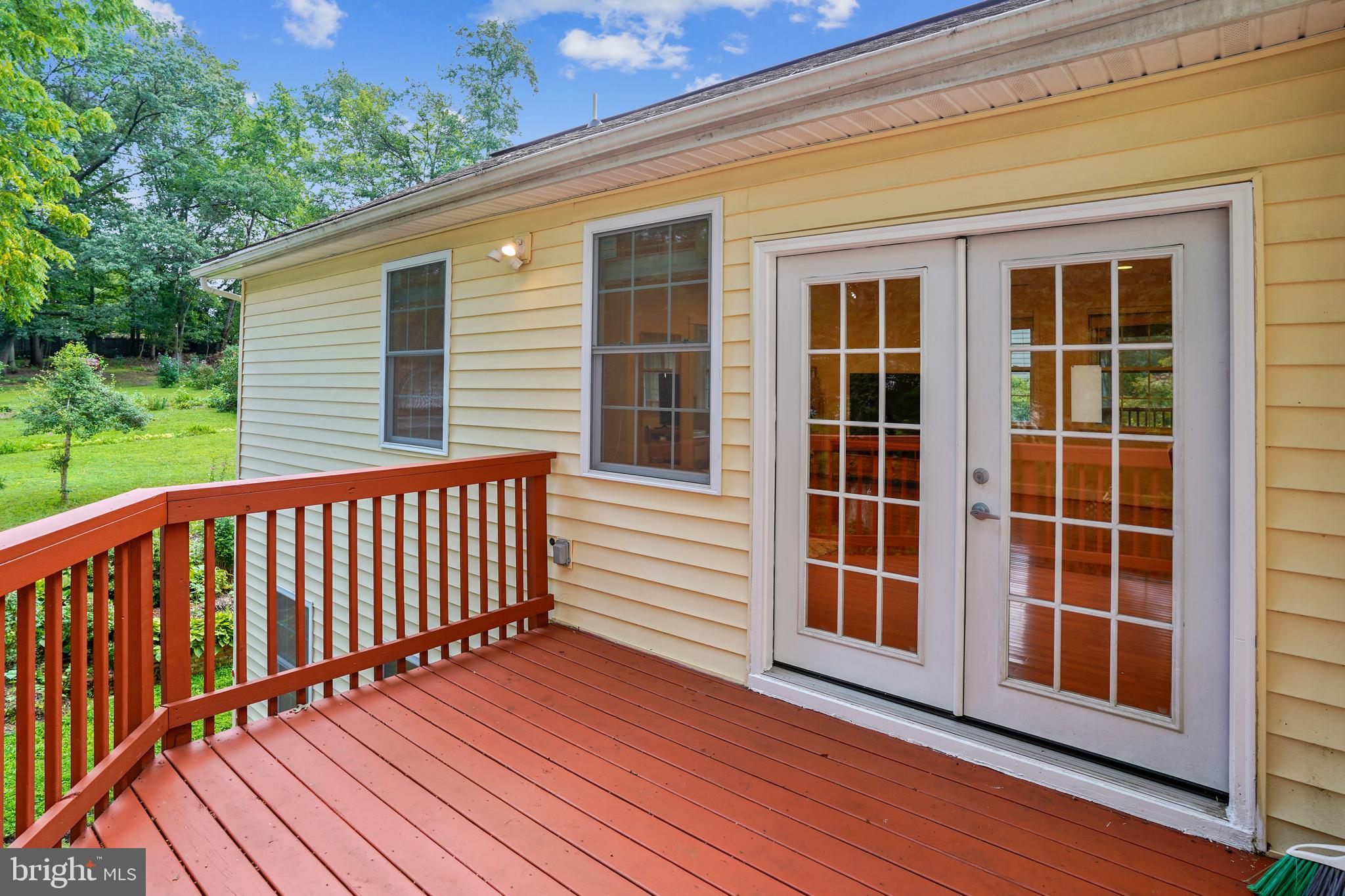10016 Braddock Road Fairfax, VA 22032 - Photo 29 of 31 Upper level deck off bedroom