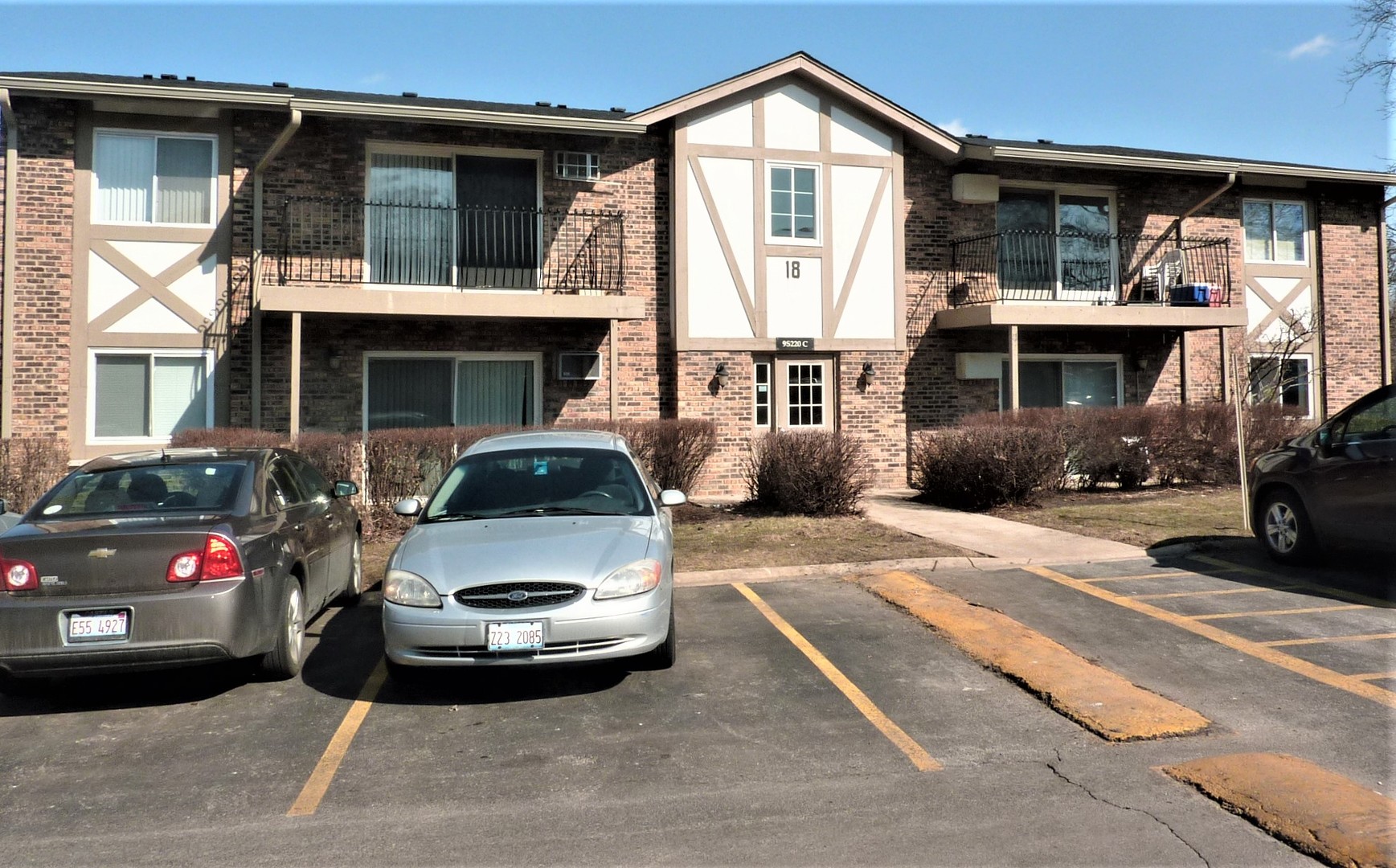 9-s220 S Frontage Road, Unit 210 Darien, IL 60527 - Photo 1 of 28