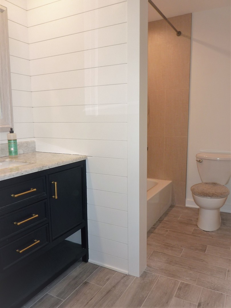 9-s220 S Frontage Road, Unit 210 Darien, IL 60527 - Photo 19 of 28