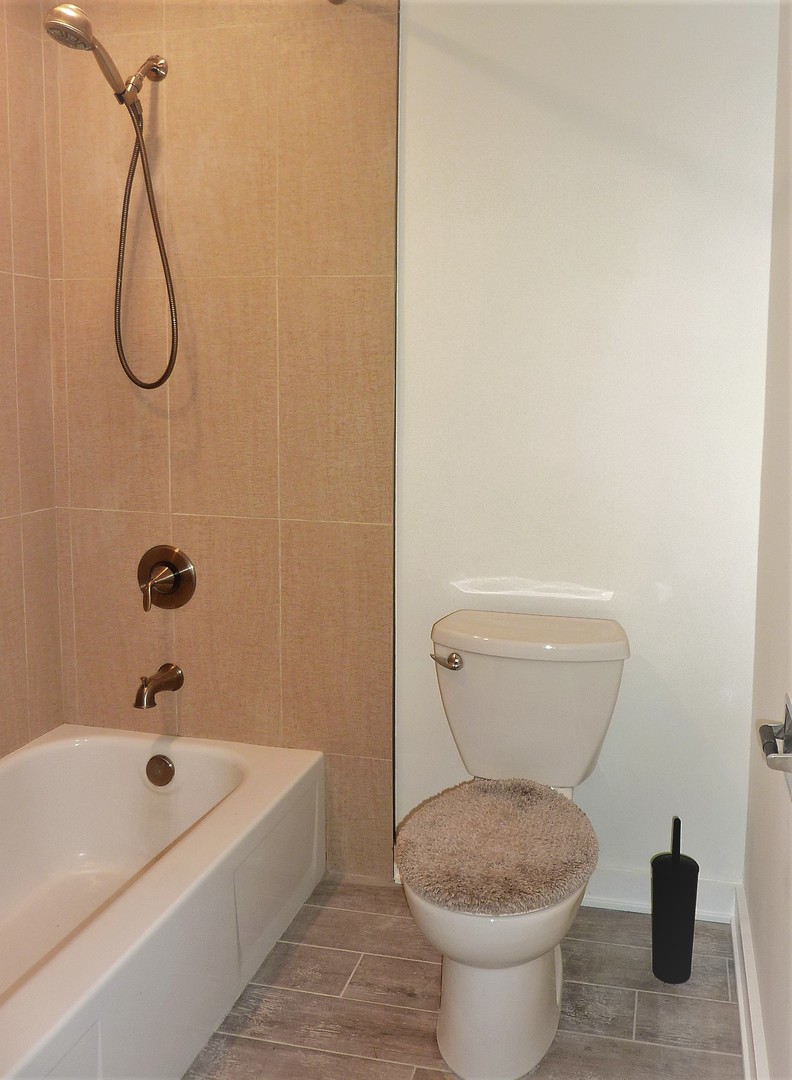 9-s220 S Frontage Road, Unit 210 Darien, IL 60527 - Photo 24 of 28