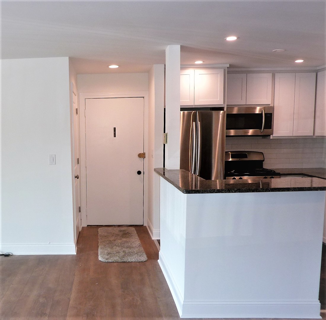9-s220 S Frontage Road, Unit 210 Darien, IL 60527 - Photo 4 of 28