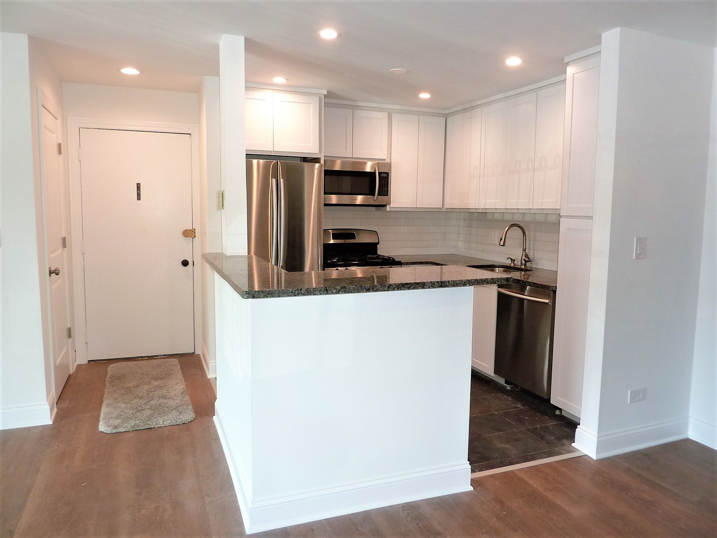 9-s220 S Frontage Road, Unit 210 Darien, IL 60527 - Photo 6 of 28