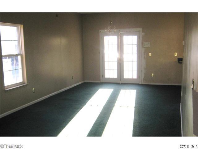 2030 Ashley Road Charlotte, NC 28208 - Photo 4 of 4 Living Room.