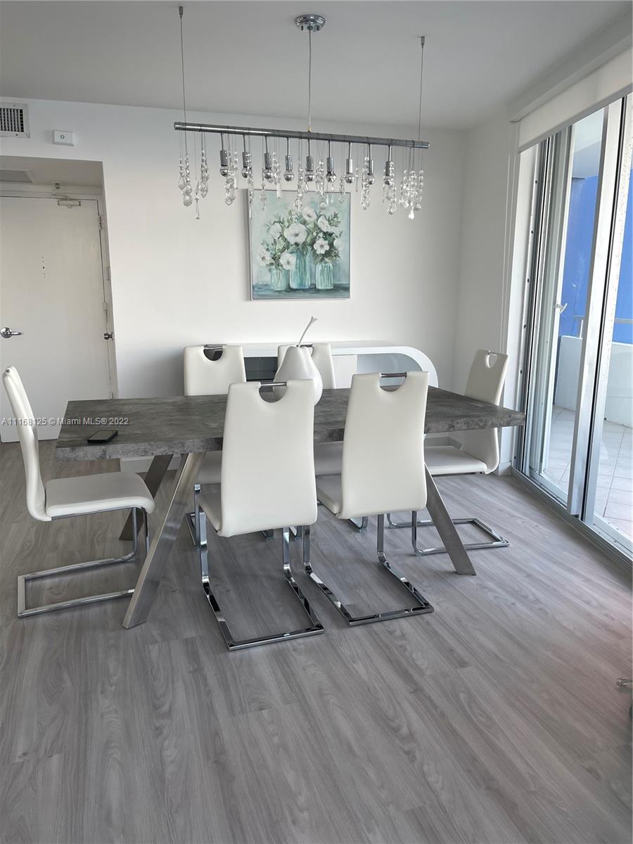 5161 Collins Avenue, Unit 914 Miami Beach, FL 33140 - Photo 11 of 36