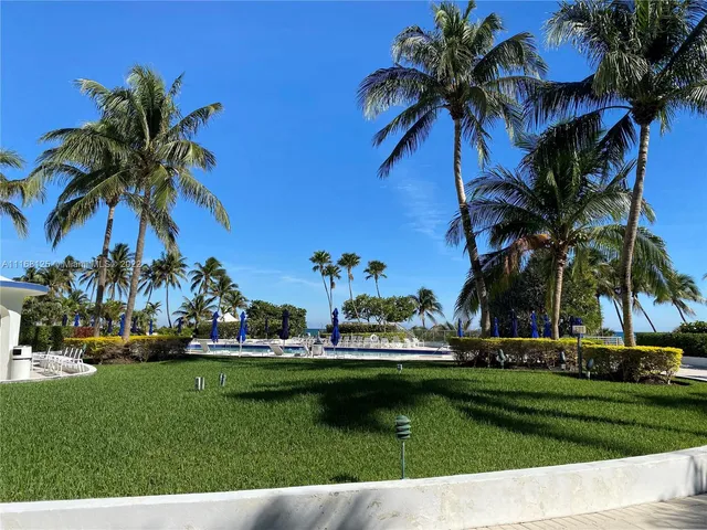 $7,500 | 5161 Collins Avenue, Unit 914, Miami Beach, FL 33140