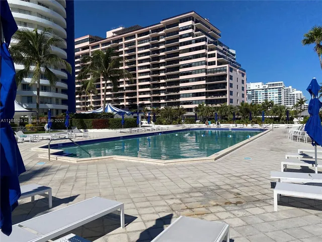 $7,500 | 5161 Collins Avenue, Unit 914, Miami Beach, FL 33140