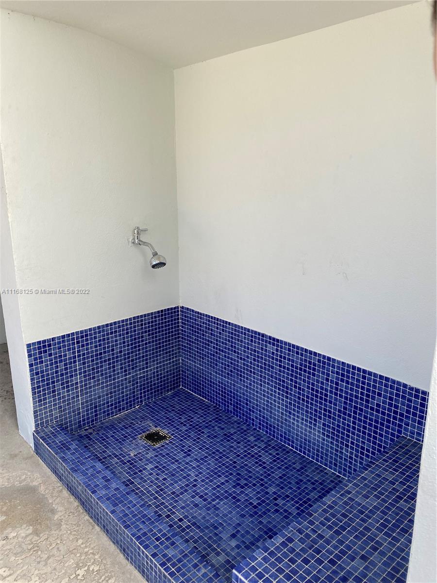 5161 Collins Avenue, Unit 914 Miami Beach, FL 33140 - Photo 24 of 36