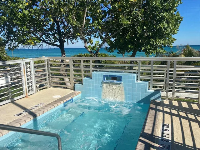 $7,500 | 5161 Collins Avenue, Unit 914, Miami Beach, FL 33140