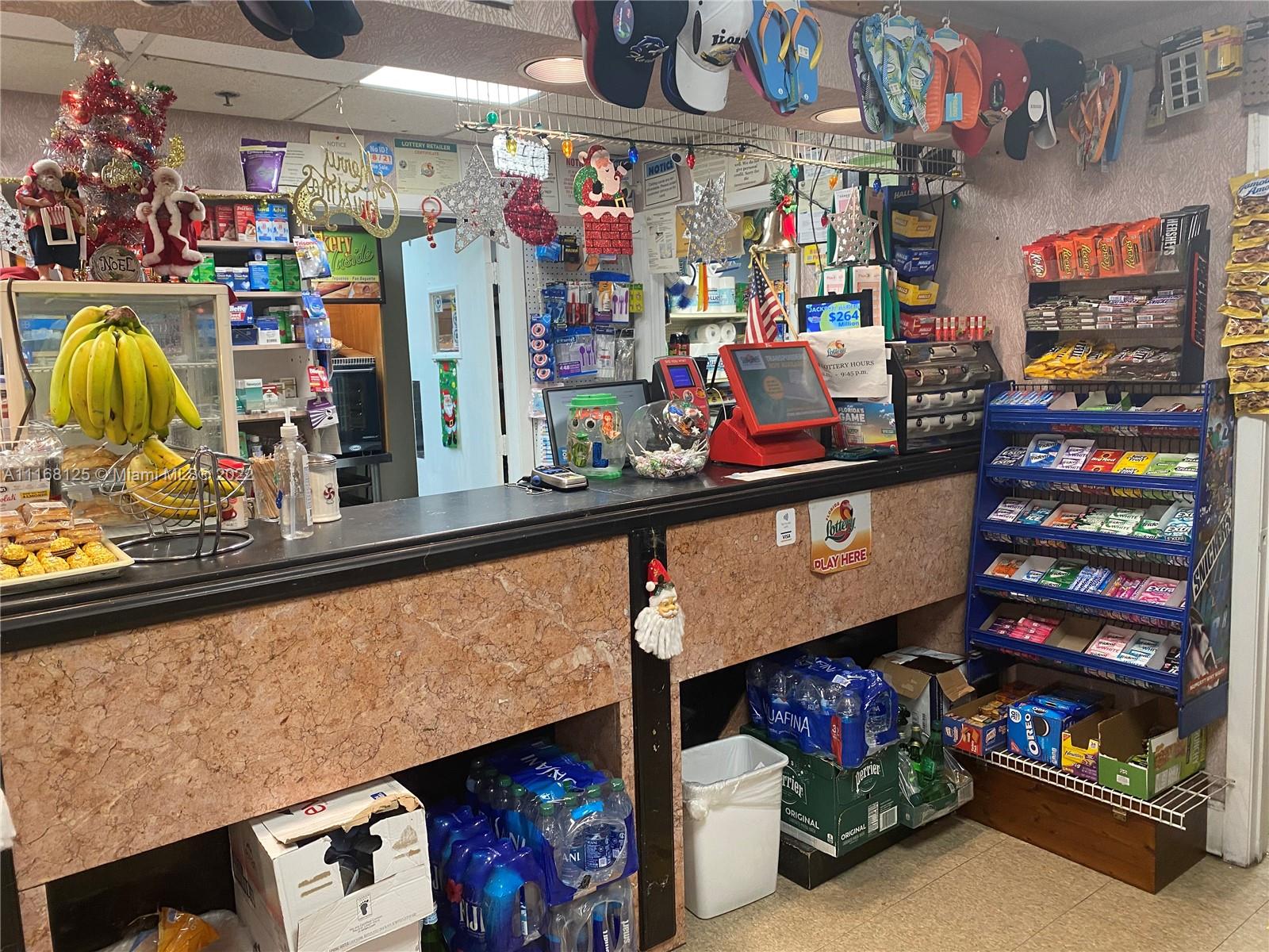 5161 Collins Avenue, Unit 914 Miami Beach, FL 33140 - Photo 29 of 36 MINI MARKET