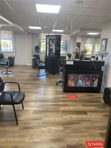 $7,500 | 5161 Collins Avenue, Unit 914, Miami Beach, FL 33140