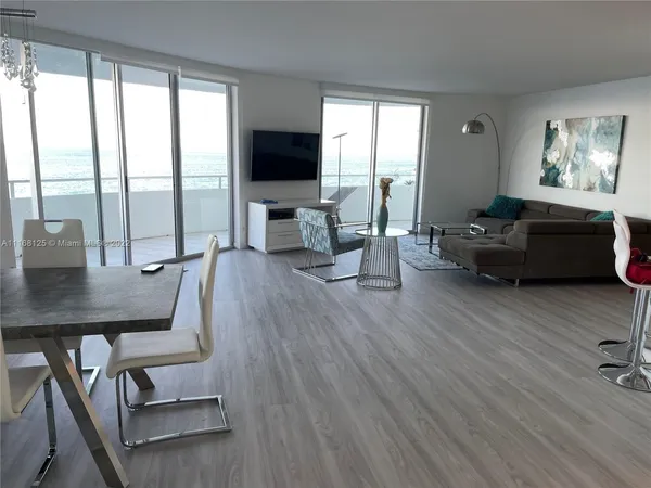 $6,500 | 5161 Collins Avenue, Unit 914, Miami Beach, FL 33140