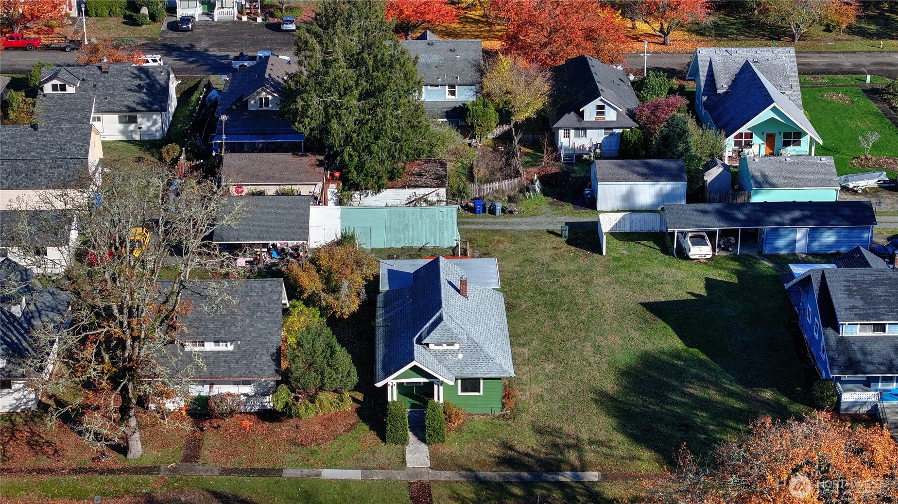 205 Brandywine Avenue DuPont, WA 98327 - Photo 38 of 38 an aerial view of multiple houses with yard