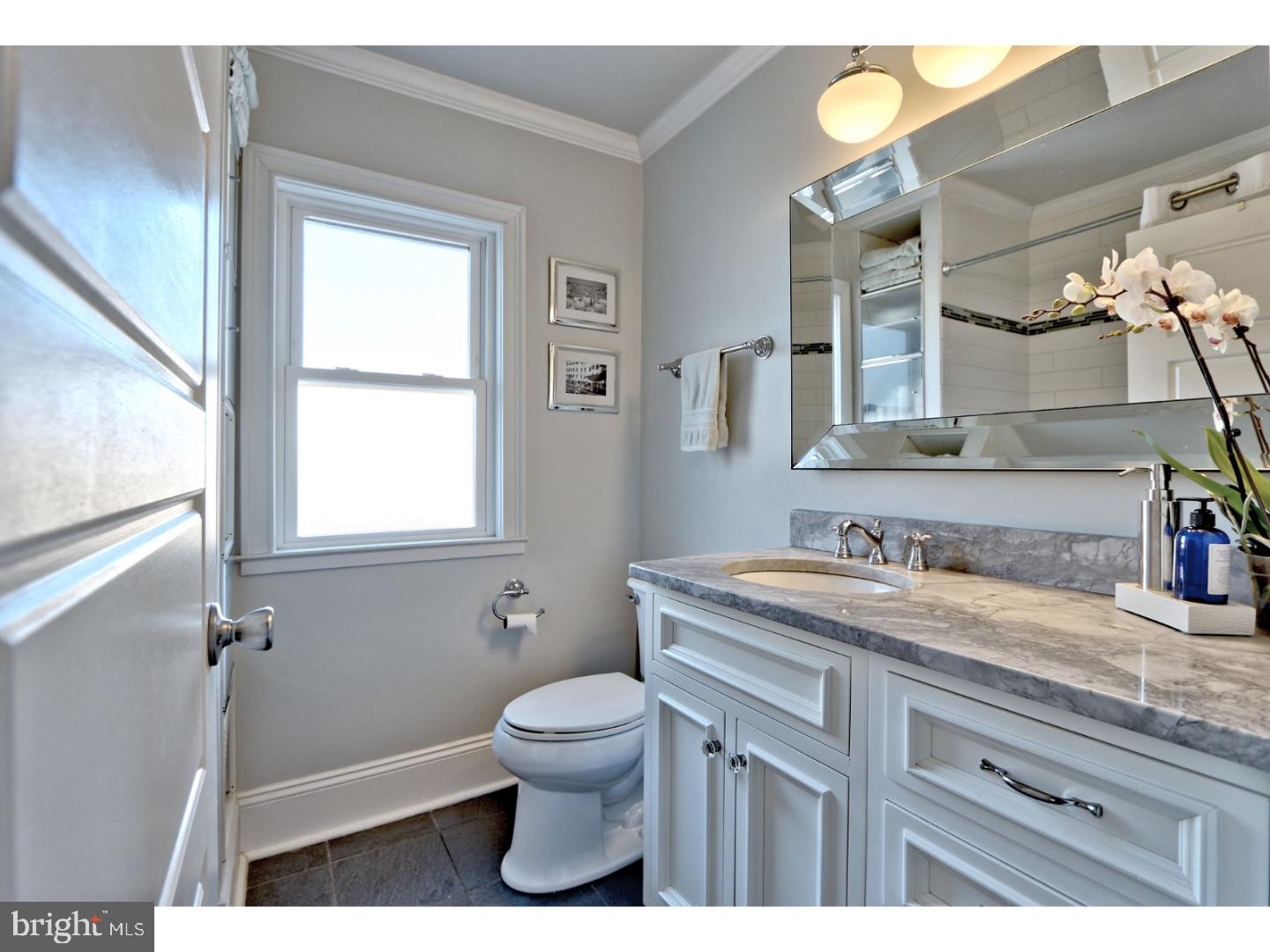 122 Yale Road Audubon, NJ 08106 - Photo 13 of 20 Bathroom