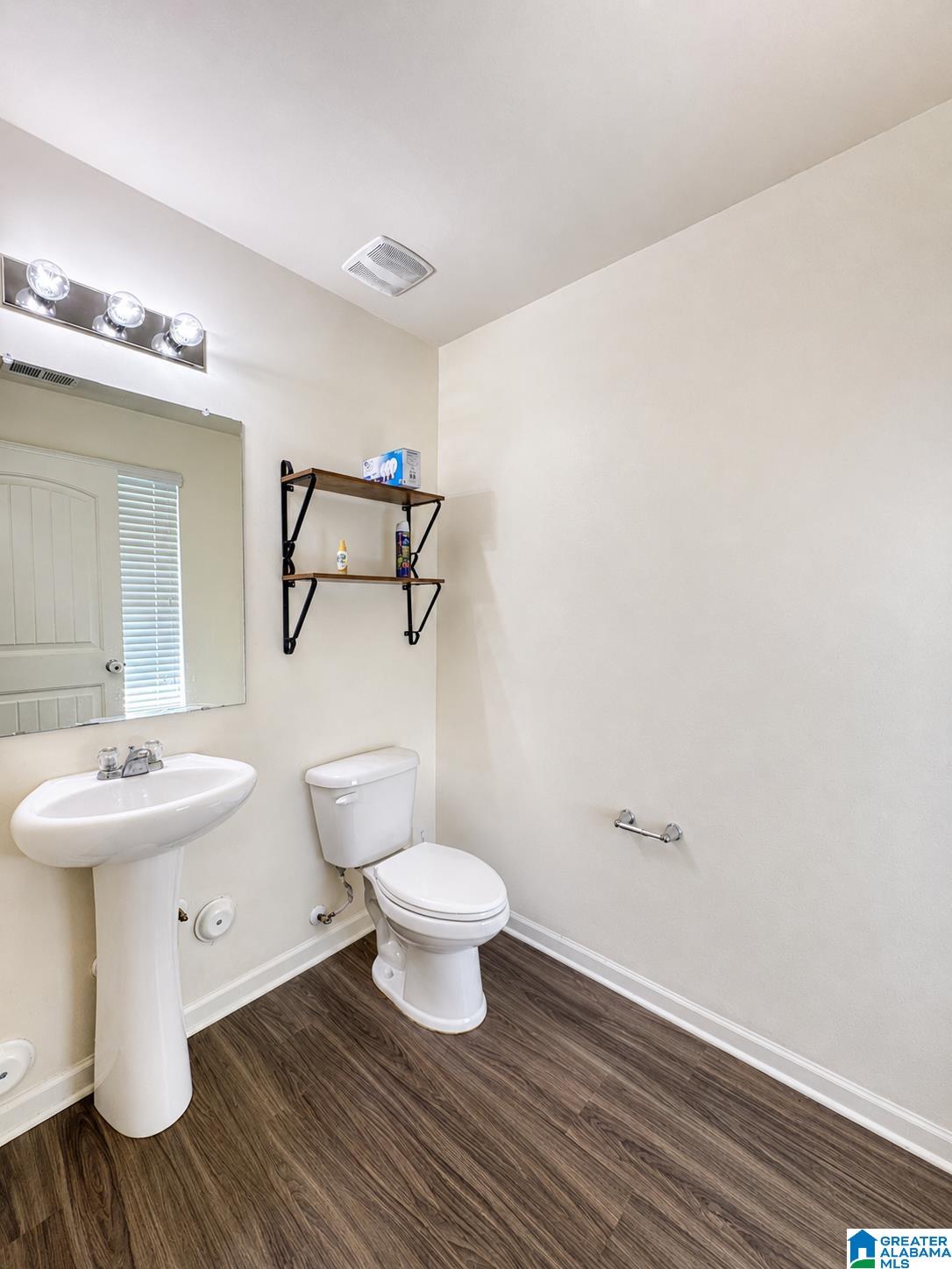 2050 Kerry Circle Calera, AL 35040 - Photo 3 of 25 Gallery Image 3
