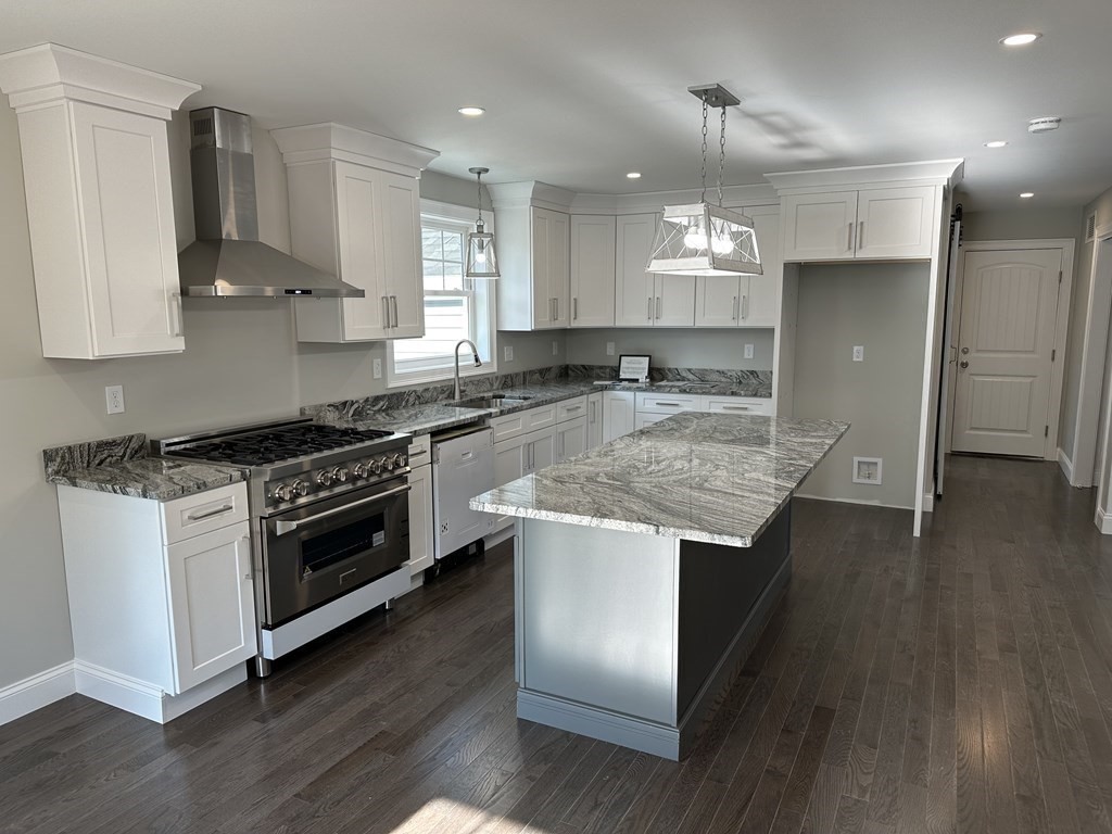 9 Chapel Road Mattapoisett, MA 02739 - Photo 8 of 30 Gallery Image 8