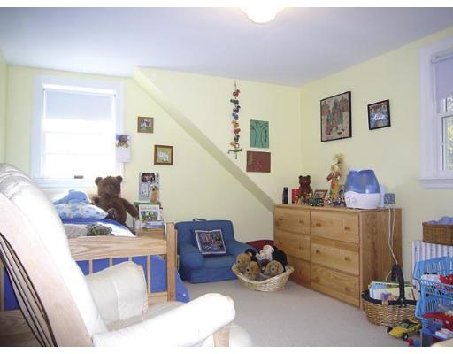 70 Craftsland Road Brookline, MA 02467 - Photo 4 of 9