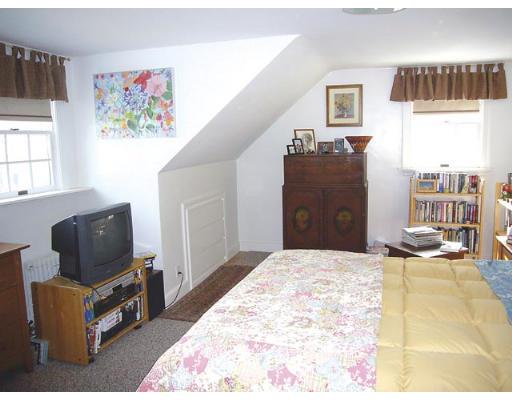 70 Craftsland Road Brookline, MA 02467 - Photo 5 of 9