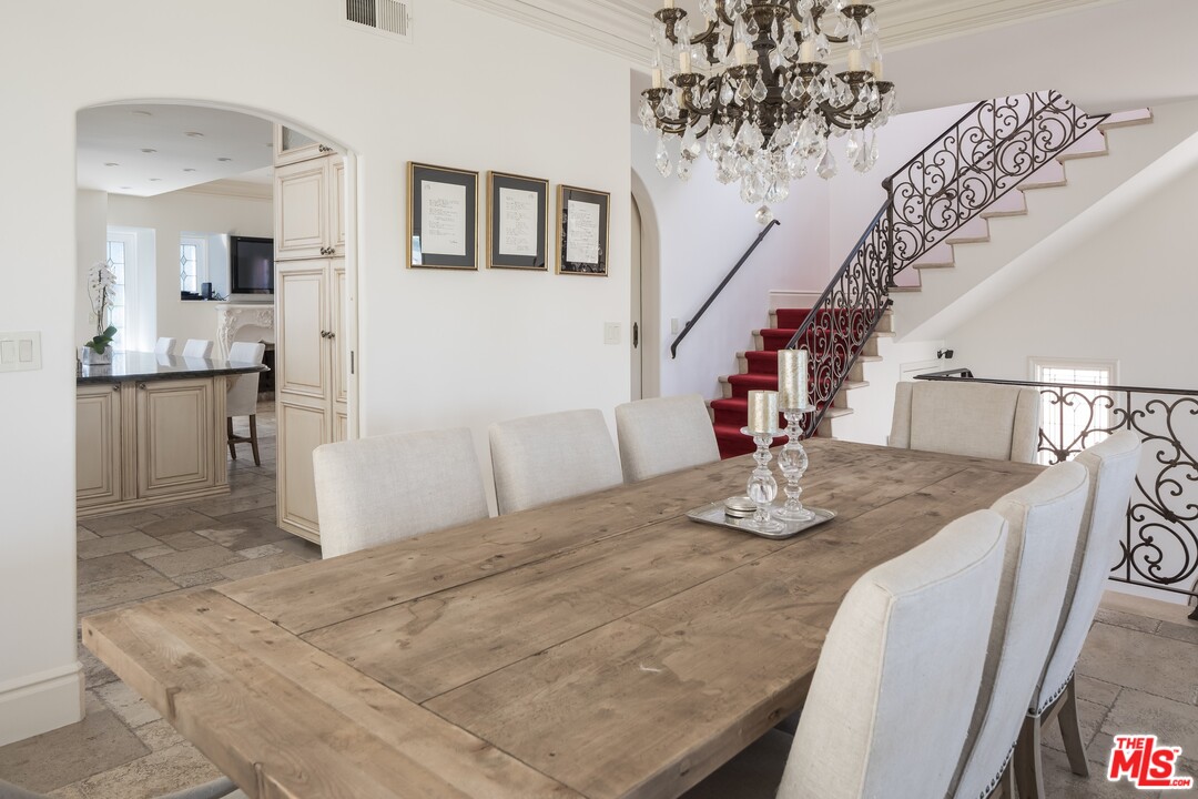 129 Roma Court Marina del Rey, CA 90292 - Photo 12 of 42 a view of livingroom and dining room