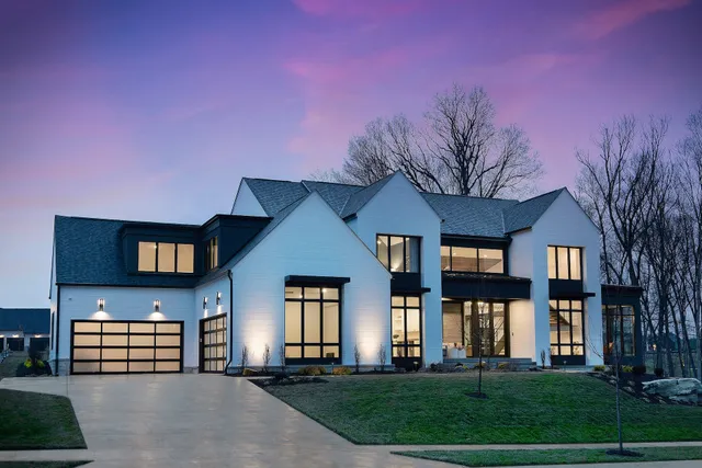 $3,599,750 | 10600 Holliday Farms Boulevard, Zionsville, IN 46077