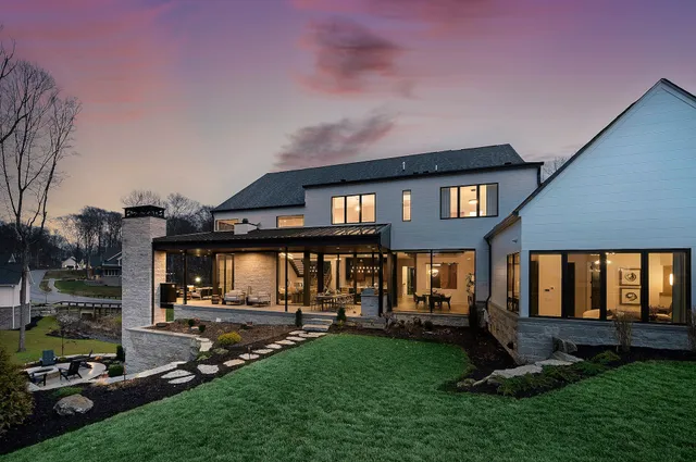 $3,599,750 | 10600 Holliday Farms Boulevard, Zionsville, IN 46077