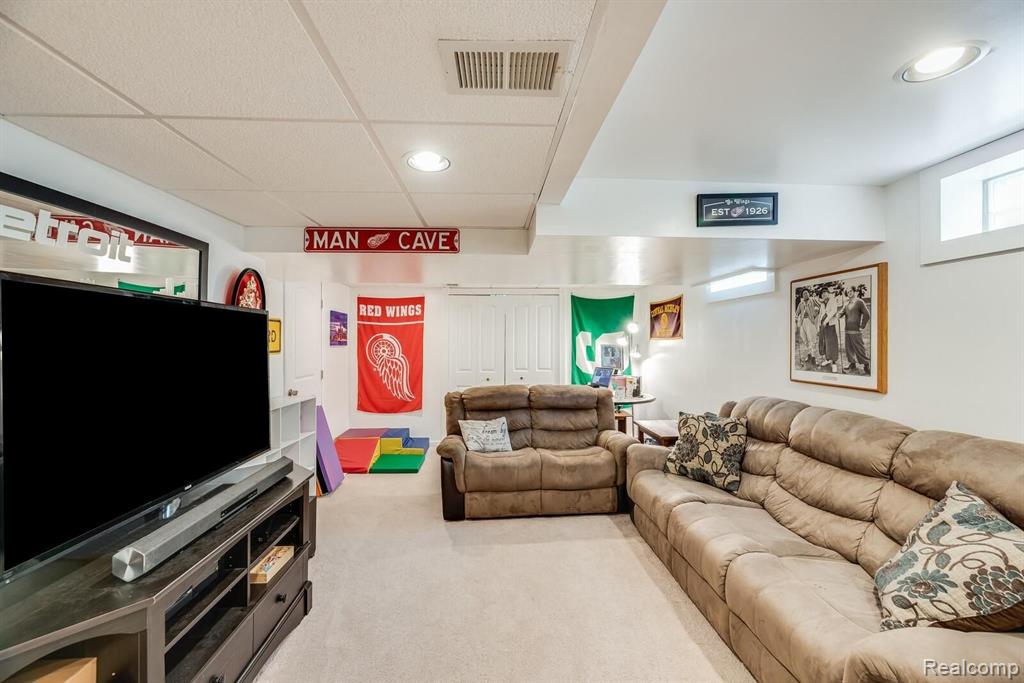 1689 Morningside Lane Rochester Hills, MI 48307 - Photo 26 of 33
