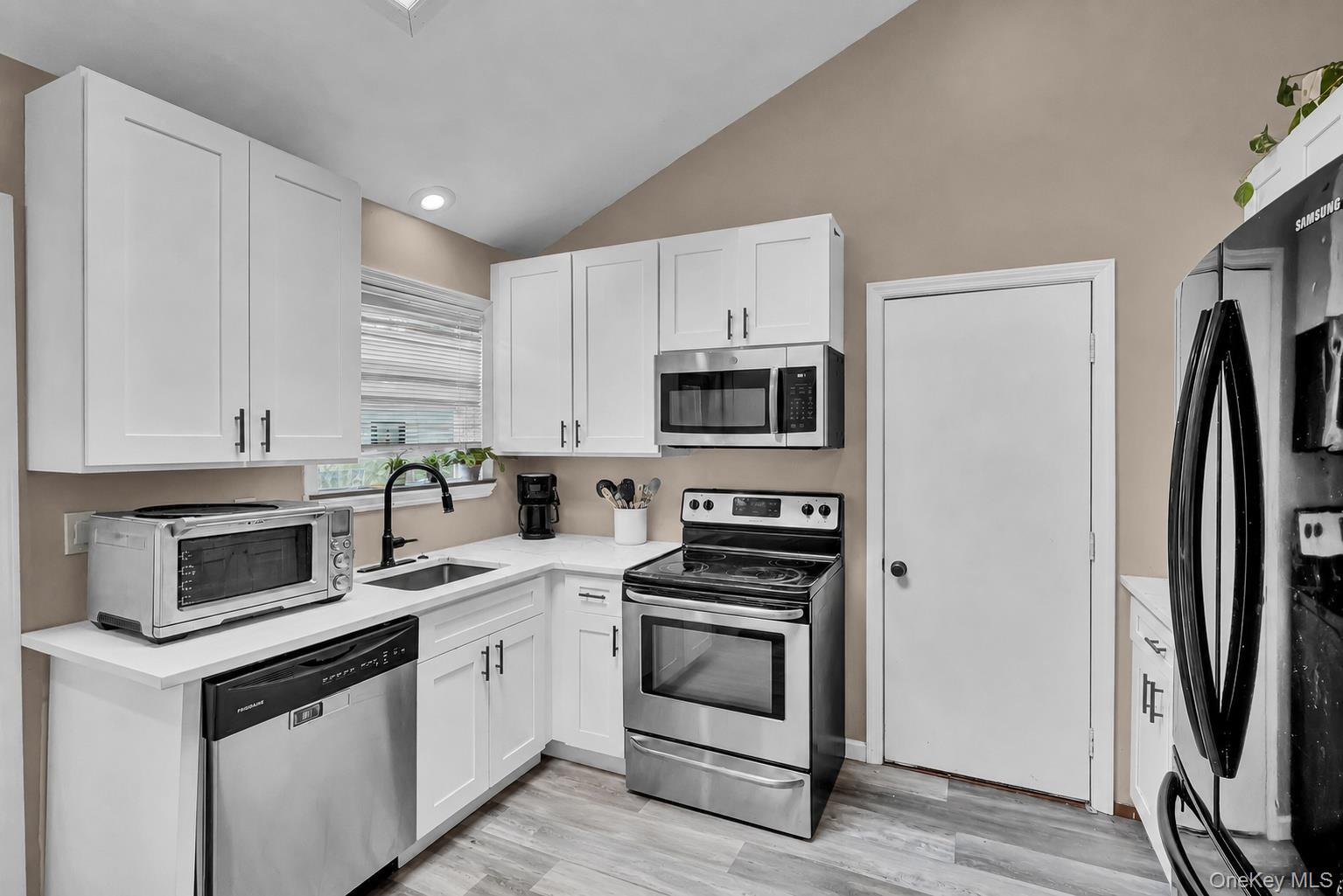 84 Palm Road Rocky Point, NY 11778 - Photo 8 of 18 Eat-In-Kitchen