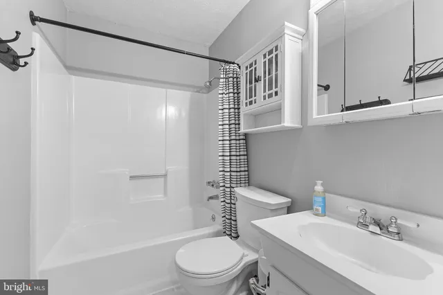 $379,900 | 2644 Cecil Drive, Chester, MD 21619