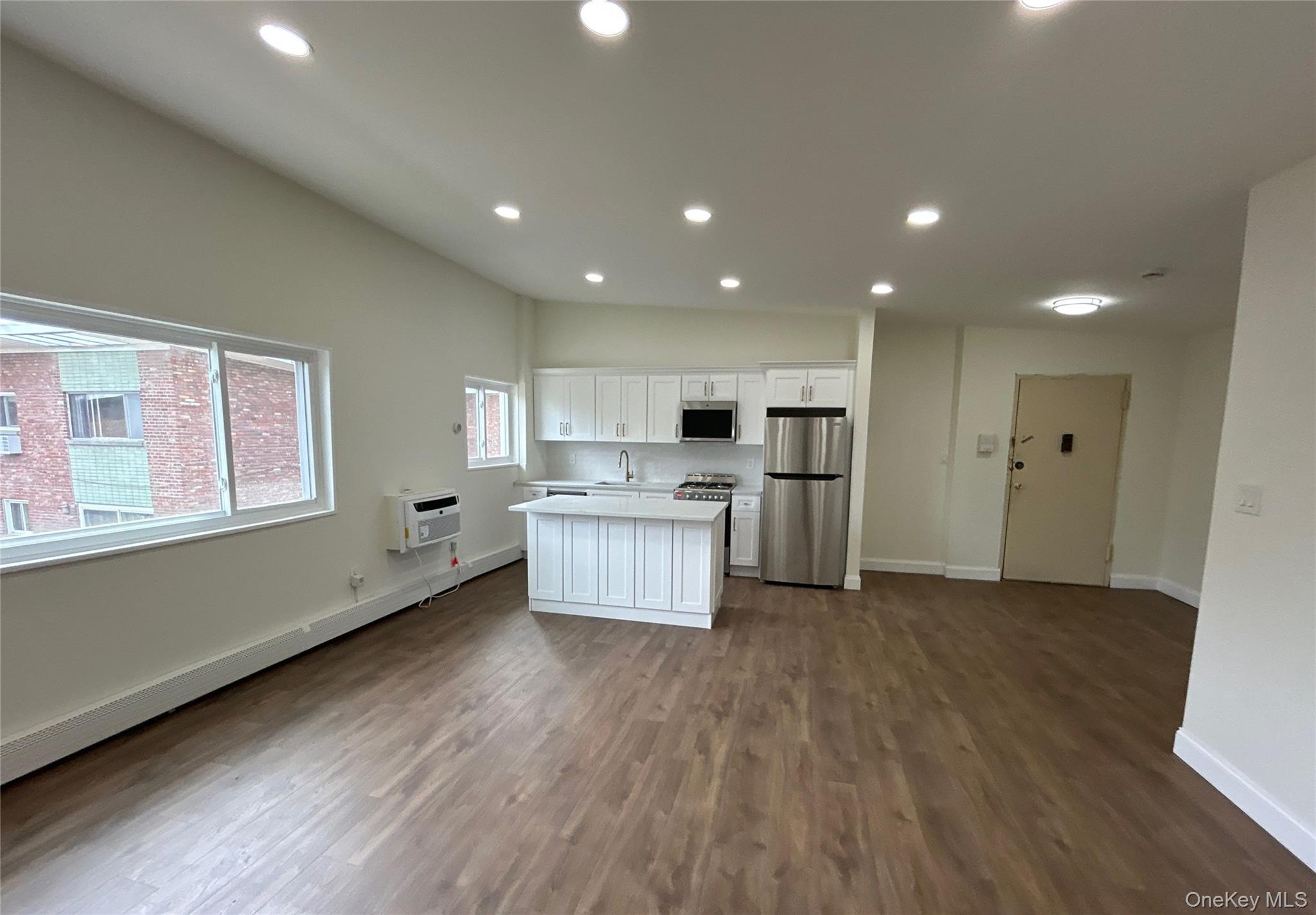 273 Newbridge Road, Unit D2 Levittown, NY 11756 - Photo 5 of 9