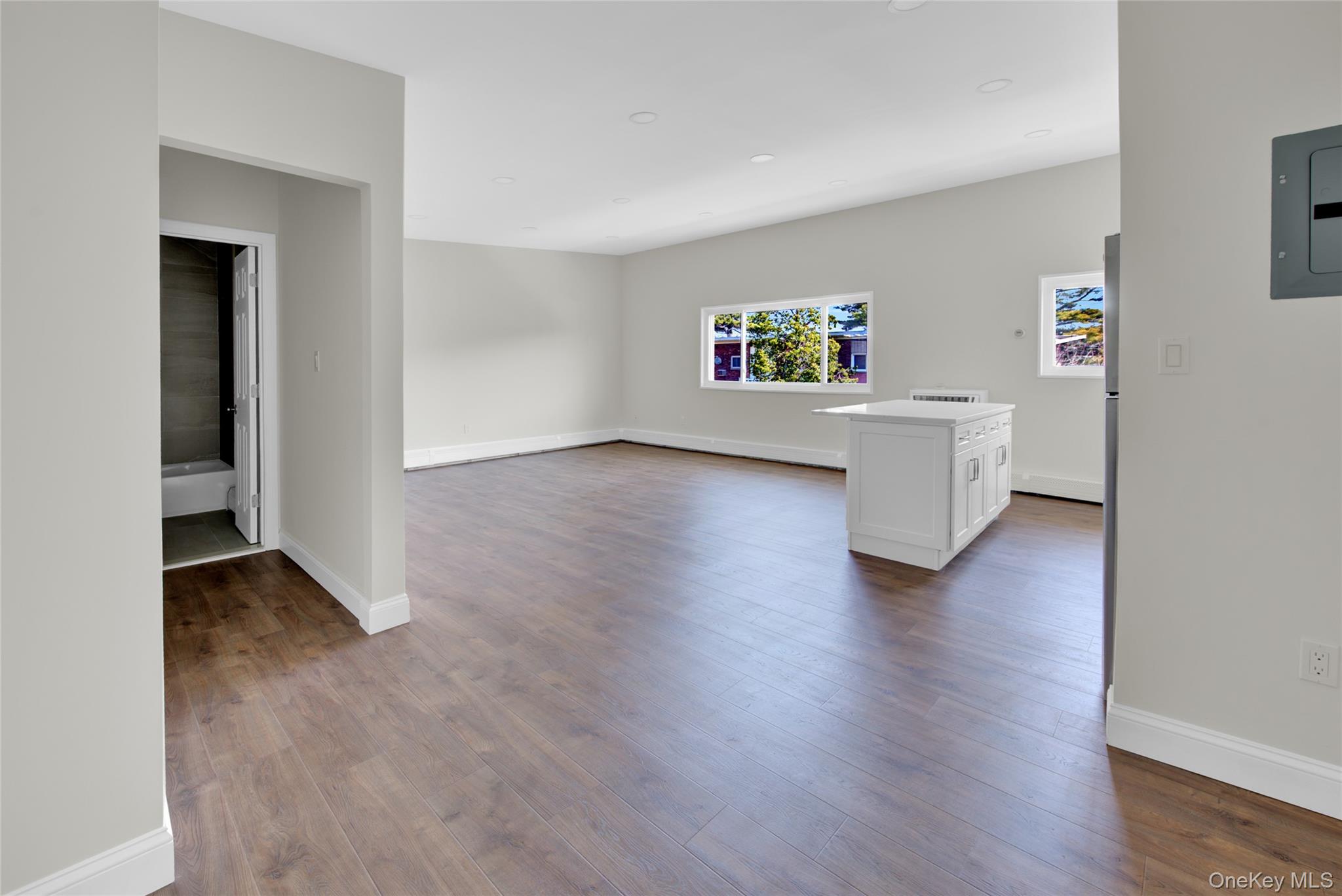 273 Newbridge Road, Unit D2 Levittown, NY 11756 - Photo 5 of 12
