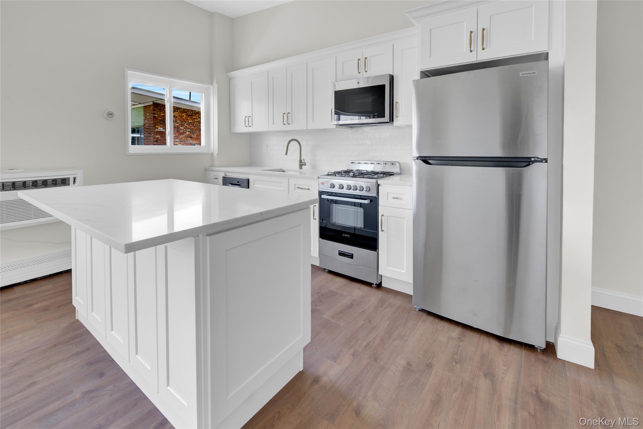 273 Newbridge Road, Unit D2 Levittown, NY 11756 - Photo 6 of 12