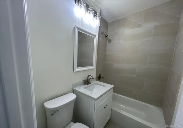 $365,000 | 273 Newbridge Road, Unit D2, Levittown, NY 11756