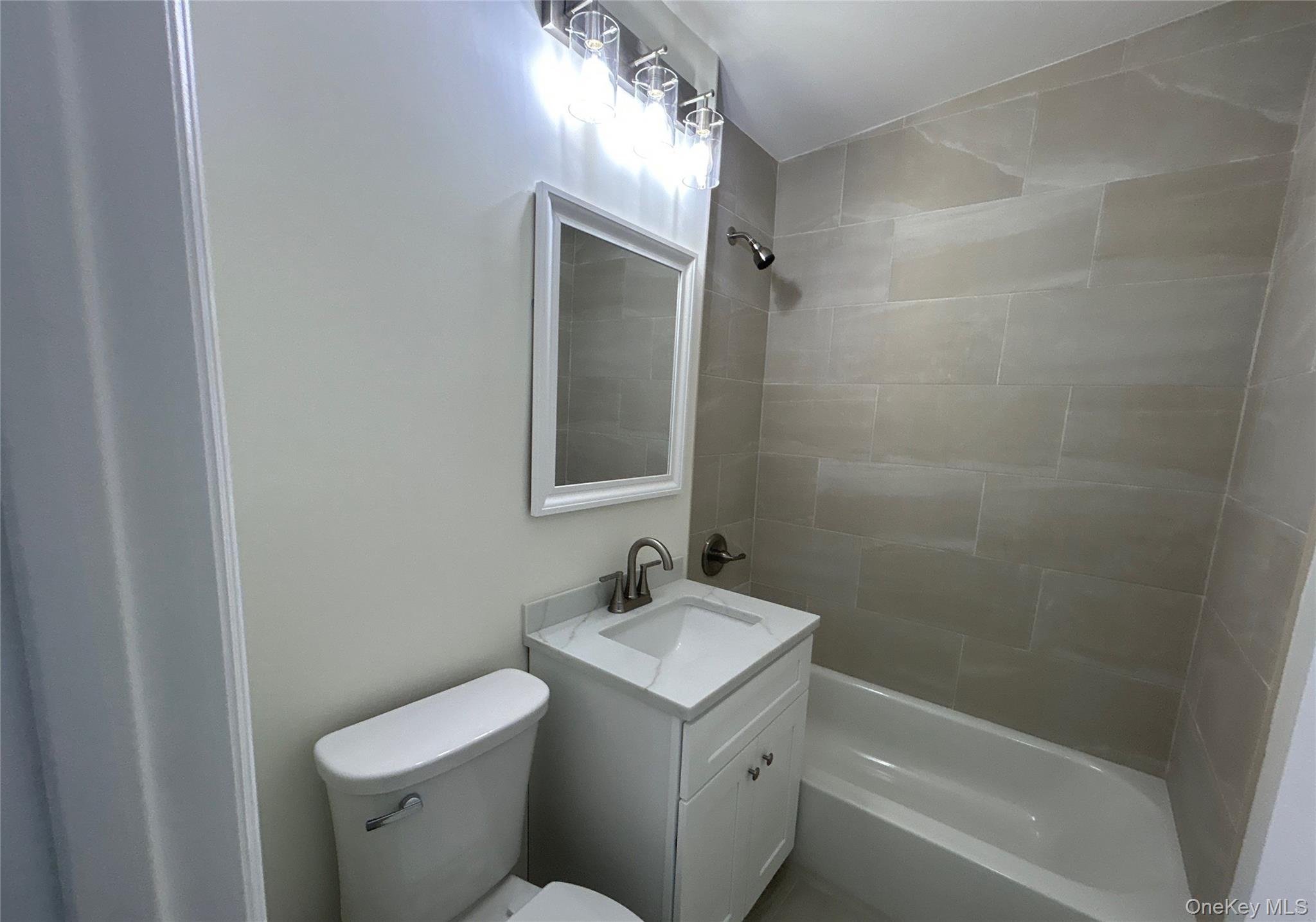 273 Newbridge Road, Unit D2 Levittown, NY 11756 - Photo 9 of 9