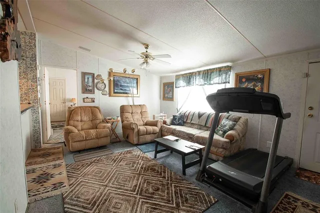 $159,900 | 251 East Sycamore Lane, Murchison, TX 75778