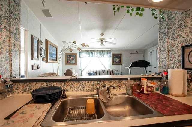 $159,900 | 251 East Sycamore Lane, Murchison, TX 75778