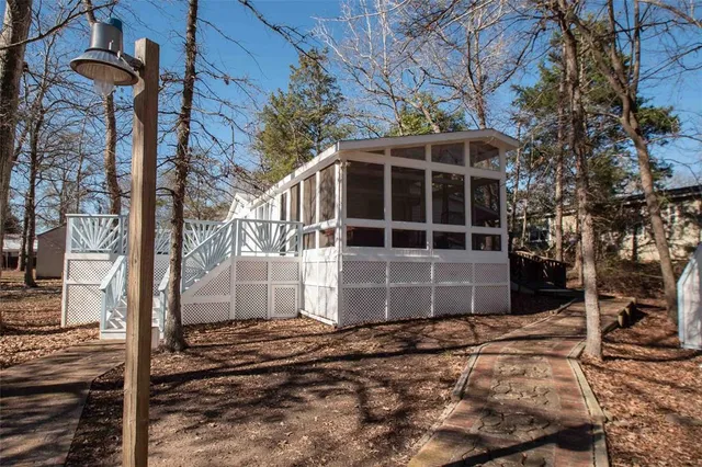 $159,900 | 251 East Sycamore Lane, Murchison, TX 75778