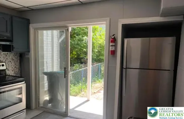 $1,200 | 230 West Arlington Street, Shenandoah, PA 17976