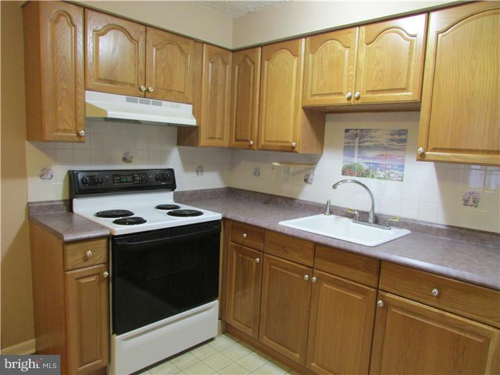 21 A Sunnybrook Road Stratford, NJ 08084 - Photo 11 of 18 Kitchen