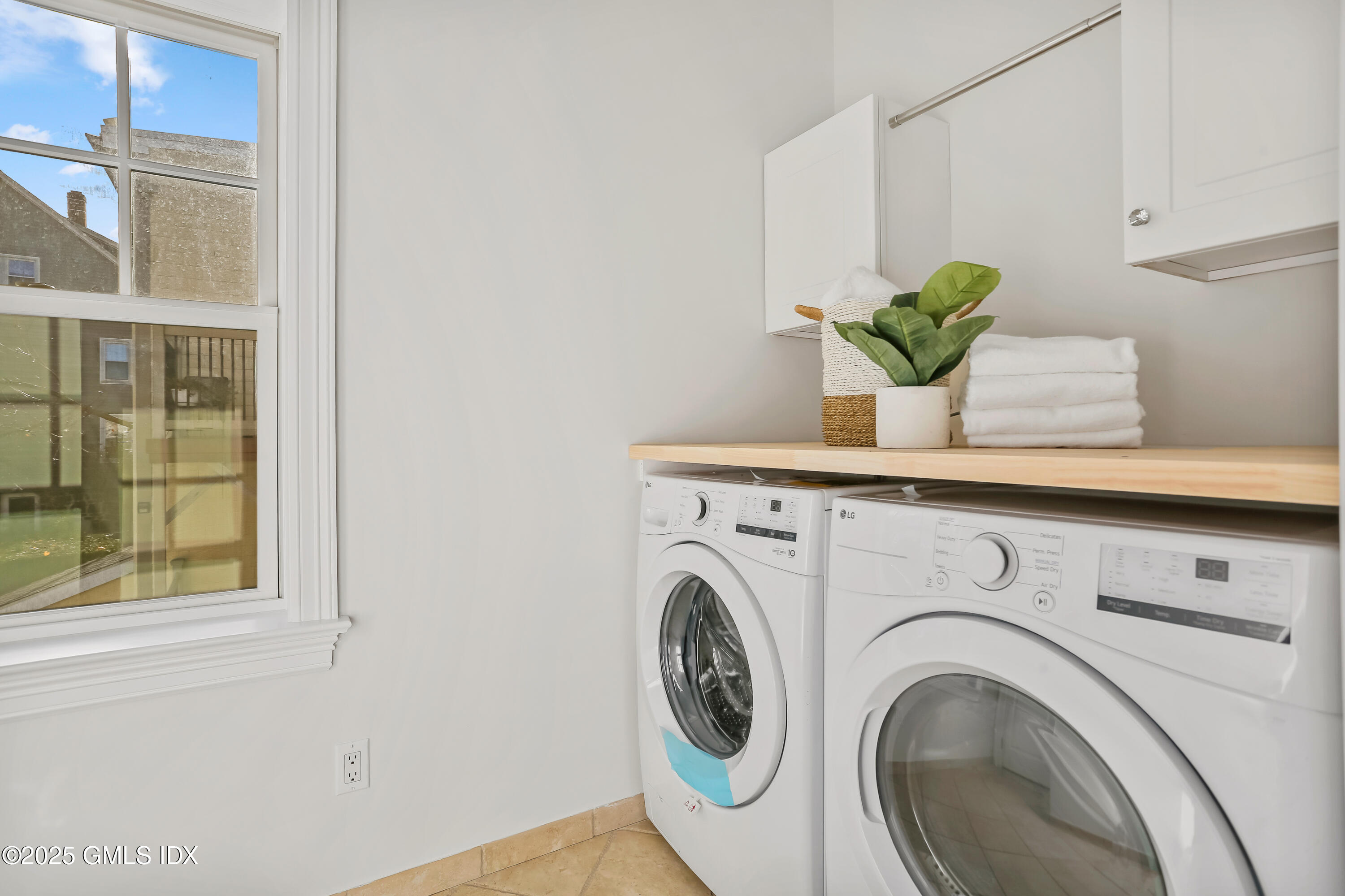 151 Hamilton Avenue Greenwich, CT 06830 - Photo 13 of 23 Laundry Room